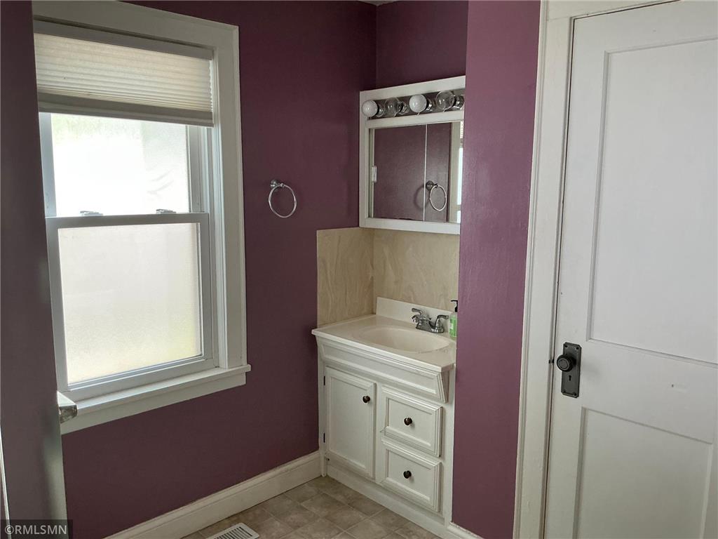1762 Edgerton Street Maplewood MN 55117 7078445 image23