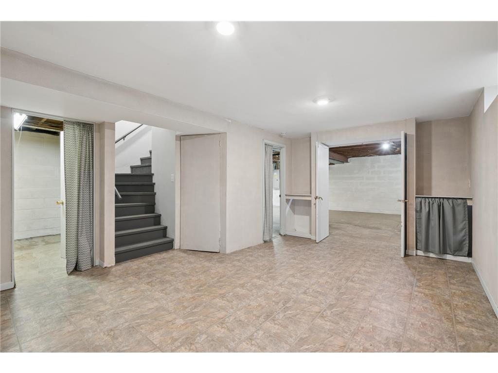 1765 Galtier Street Roseville MN 55113 7058941 image20