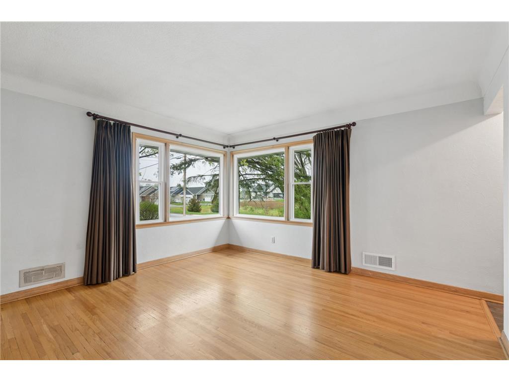 1765 Galtier Street Roseville MN 55113 7058941 image4