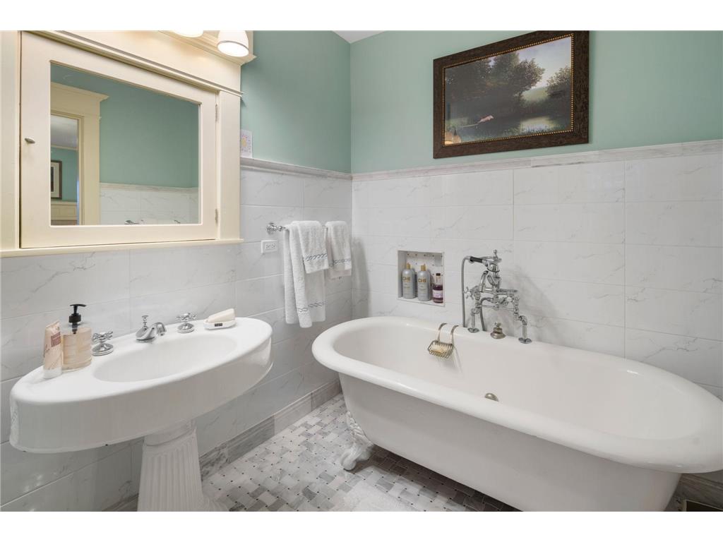 1767 Fremont Avenue S Minneapolis MN 55403 6696555 image49