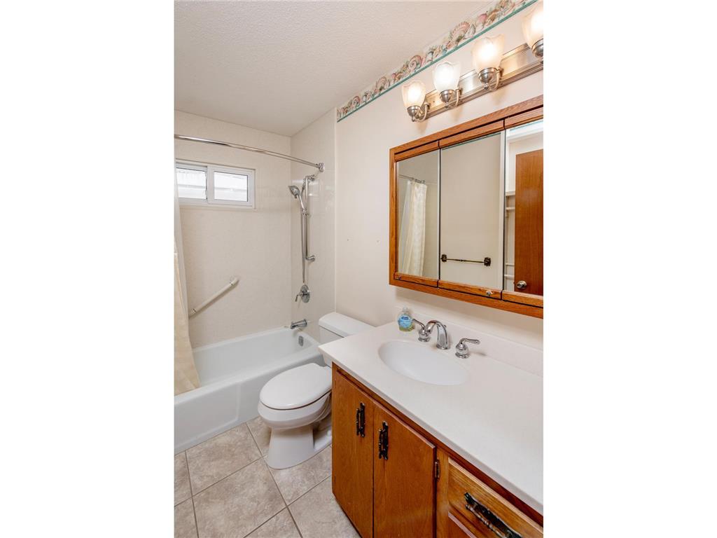 1769 Serpentine Drive Eagan MN 55122 7025100 image16