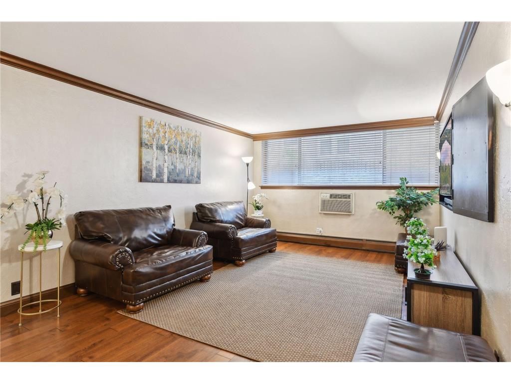 1770 Bryant Avenue S #103 Minneapolis MN 55403 6586980 image1