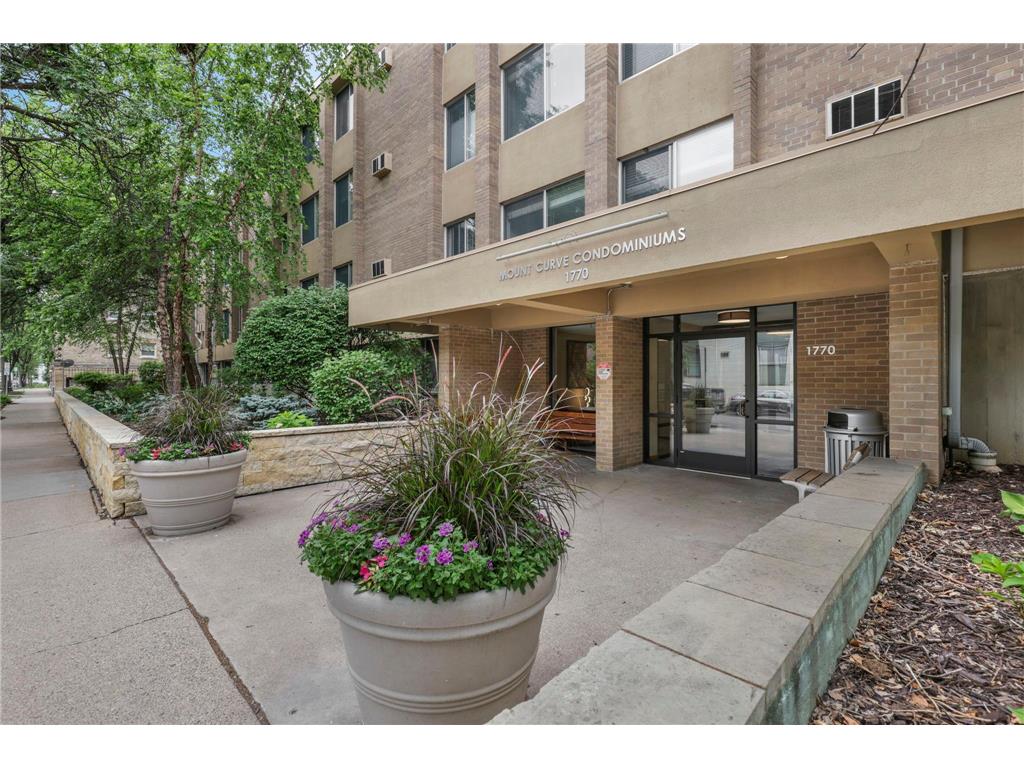 1770 Bryant Avenue S #109 Minneapolis MN 55403 7010626 image1