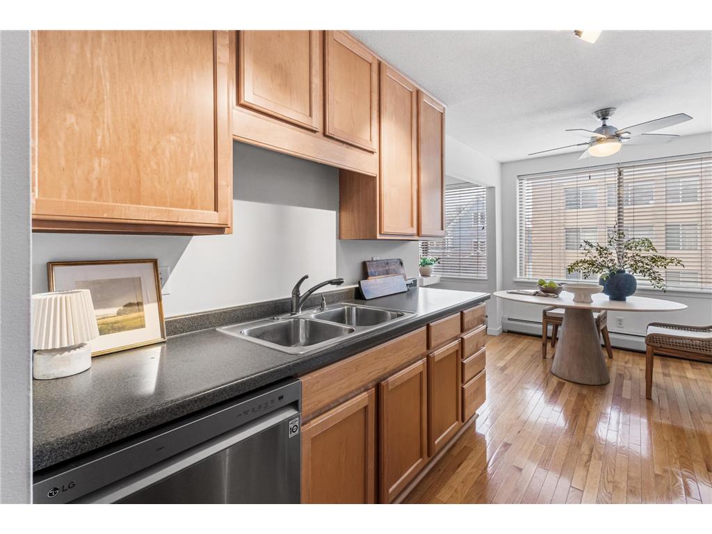 1770 Bryant Avenue S #301 Minneapolis MN 55403 7004922 image11