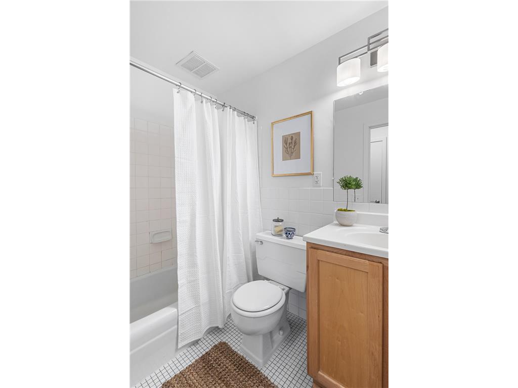 1770 Bryant Avenue S #301 Minneapolis MN 55403 7004922 image22