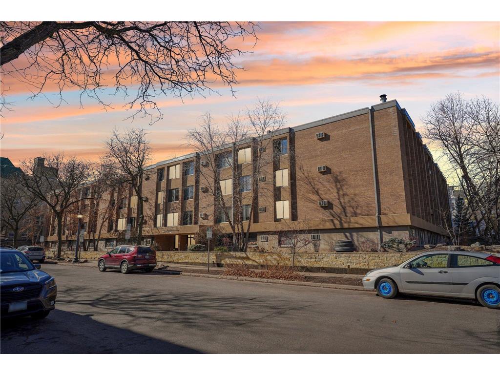 1770 Bryant Avenue S #408 Minneapolis MN 55403 6627811 image1