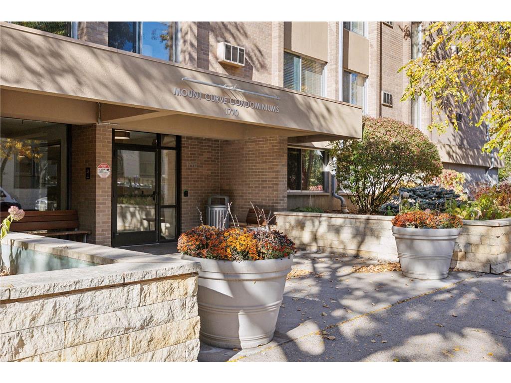 1770 Bryant Avenue S #411 Minneapolis MN 55403 6702698 image1