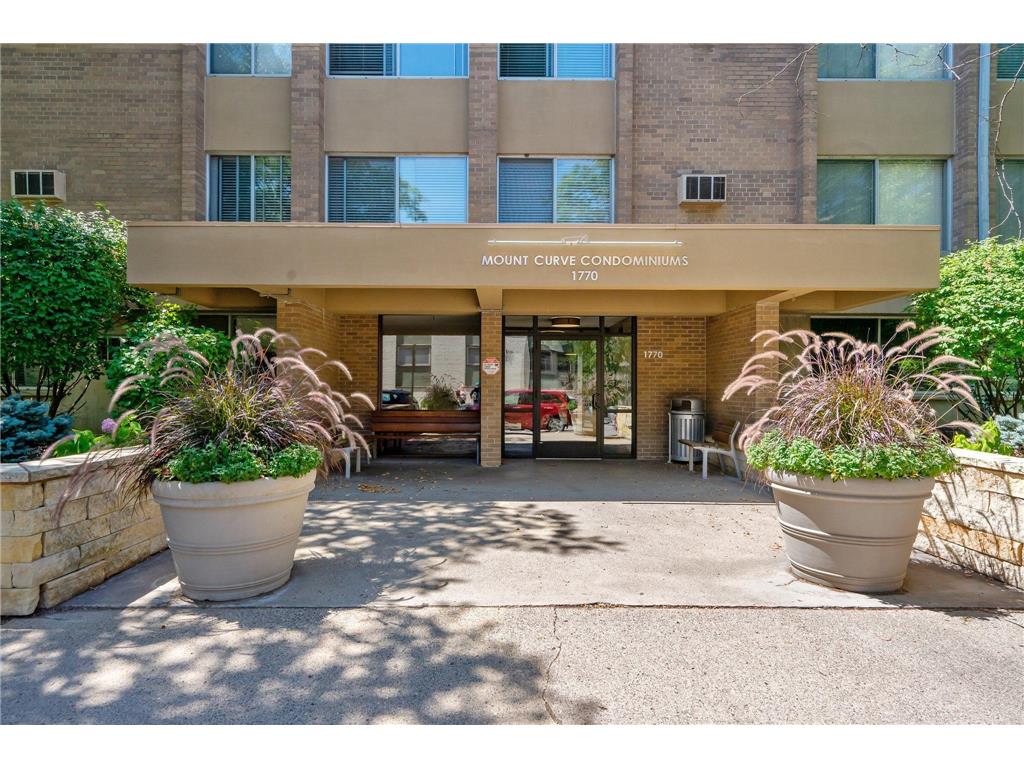 1770 Bryant Avenue S 412, Minneapolis, MN 55403 MLS 6242547 Edina