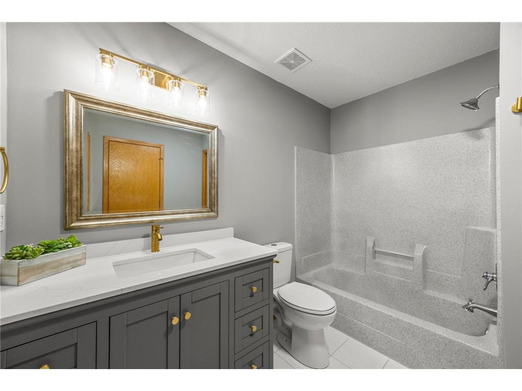 1770 Donegal Drive #6 Woodbury MN 55125 7035510 image24