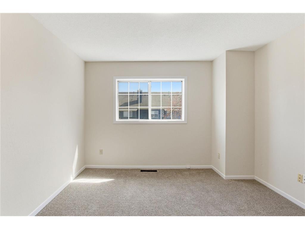 1770 Donegal Drive #8 Woodbury MN 55125 7060764 image16