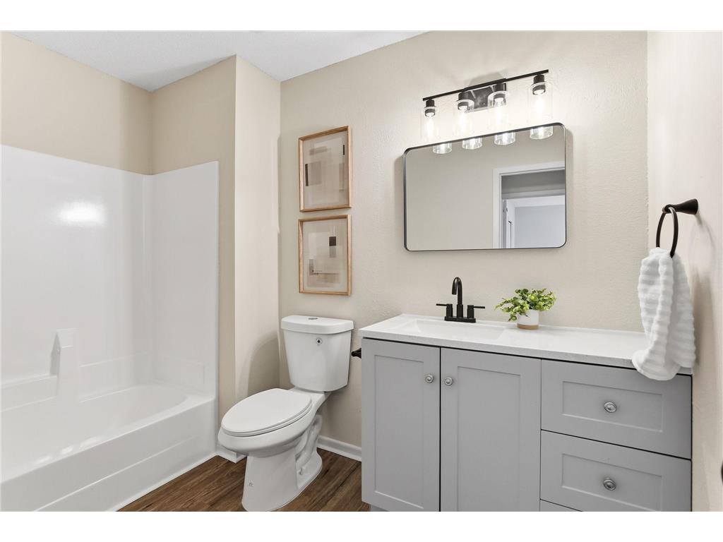 1770 Donegal Drive #8 Woodbury MN 55125 7060764 image17