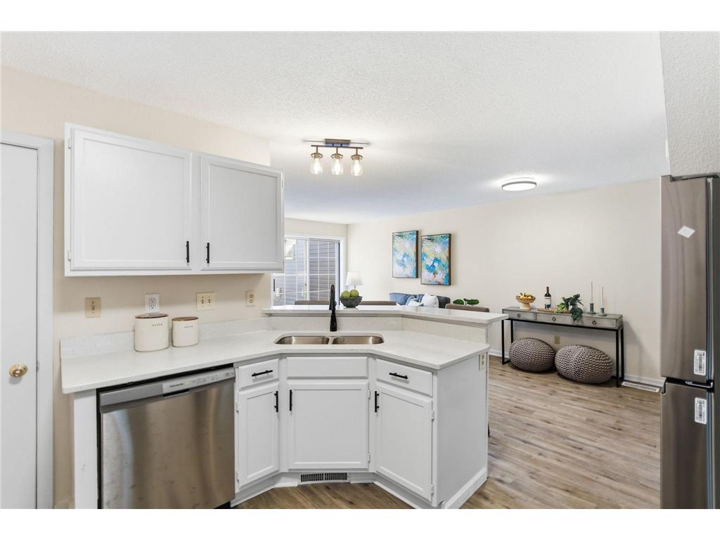 1770 Donegal Drive #8 Woodbury MN 55125 7060764 image9