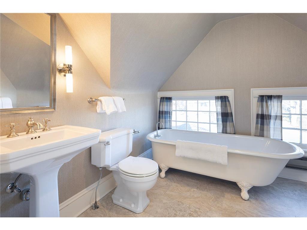 1770 Knox Avenue S Minneapolis MN 55403 6623098 image38