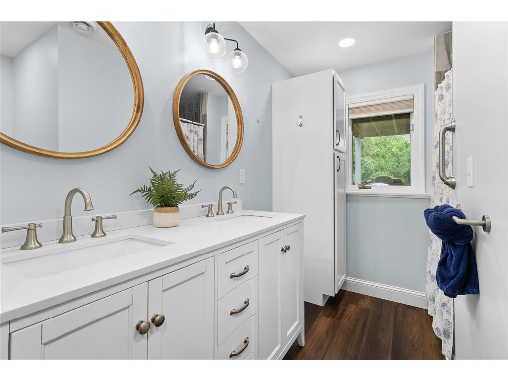 17702 Layton Court Lakeville MN 55044 MLS: 6712662 Edina Realty