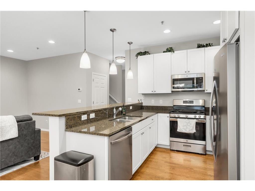 17710 Valley Cove Court Deephaven MN 55391 7001372 image12