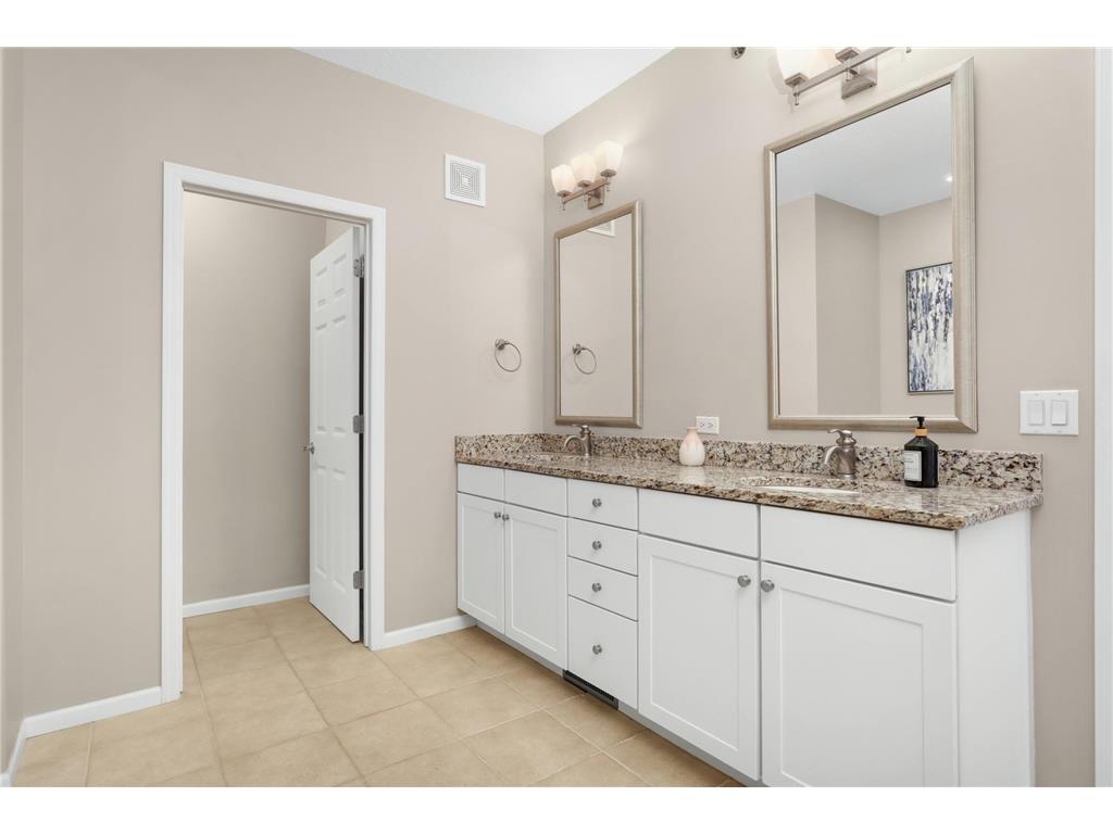 17710 Valley Cove Court Deephaven MN 55391 7001372 image20