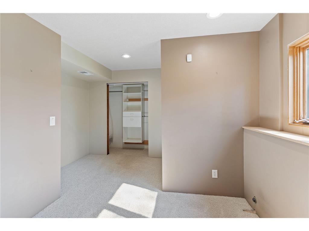 17718 Kingsway Path Lakeville MN 55044 7056001 image32