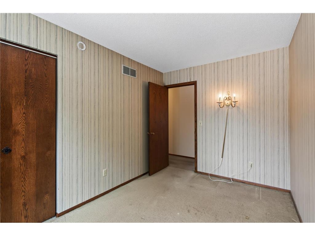 1772 Eldridge Avenue W Roseville MN 55113 7110491 image23