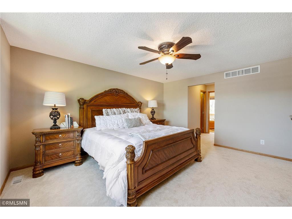 1774 Fox Run Shakopee MN 55379 7080689 image26