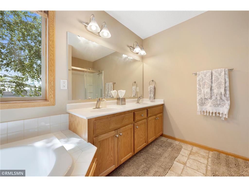 1774 Fox Run Shakopee MN 55379 7080689 image29