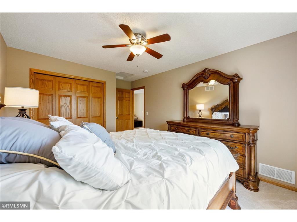 1774 Fox Run Shakopee MN 55379 7080689 image38