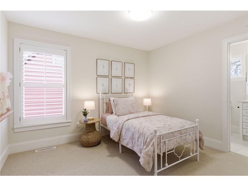 1774 Girard Avenue S Minneapolis MN 55403 7026023 image39