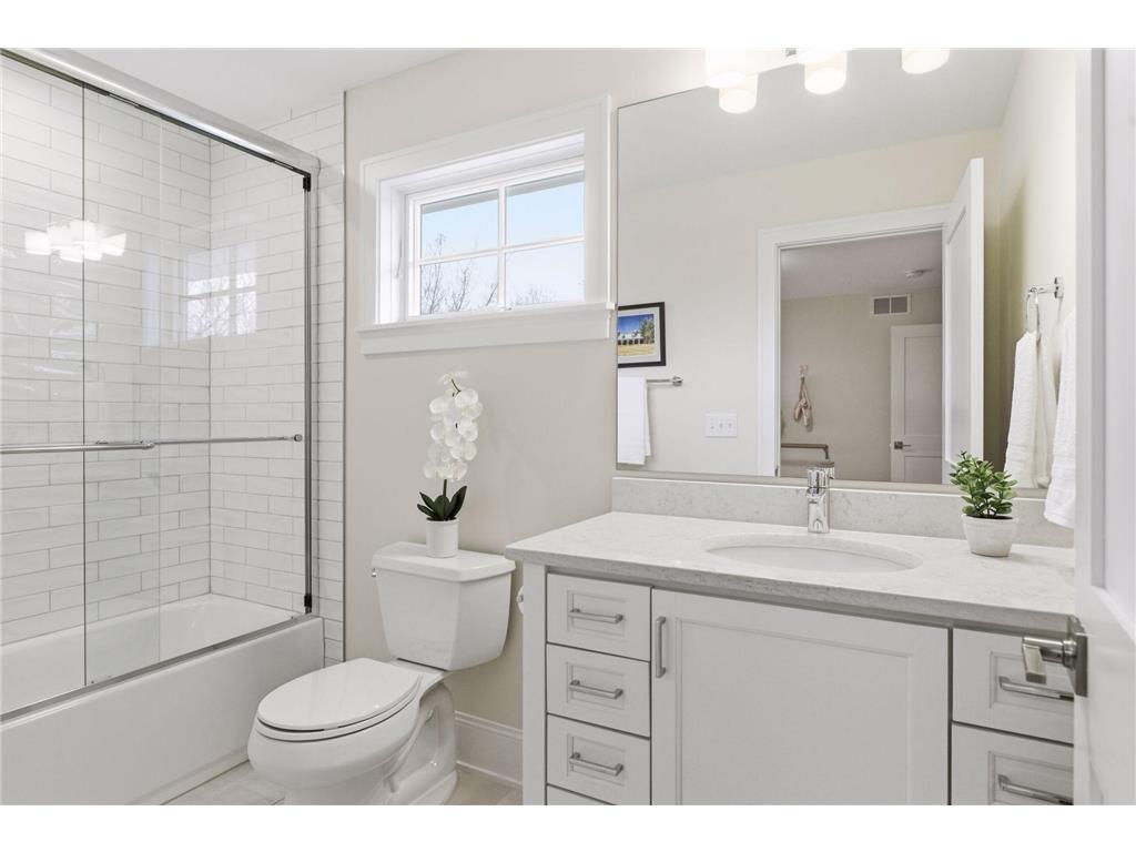 1774 Girard Avenue S Minneapolis MN 55403 7026023 image41