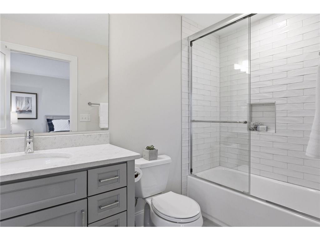 1774 Girard Avenue S Minneapolis MN 55403 7026023 image43