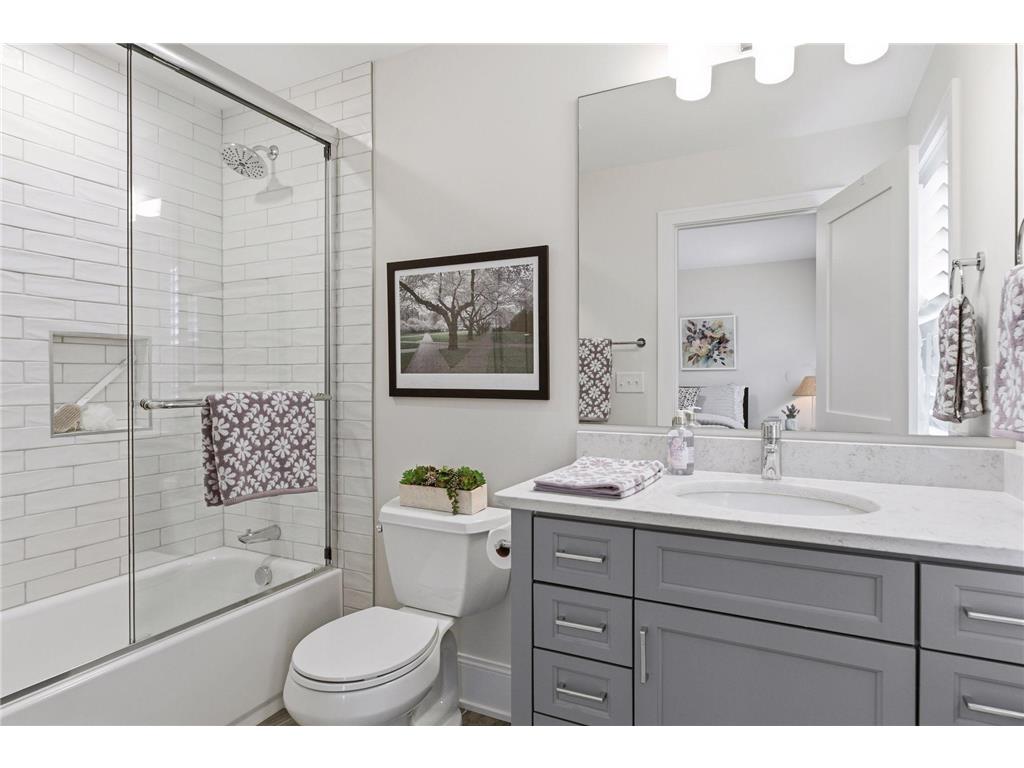 1774 Girard Avenue S Minneapolis MN 55403 7026023 image45