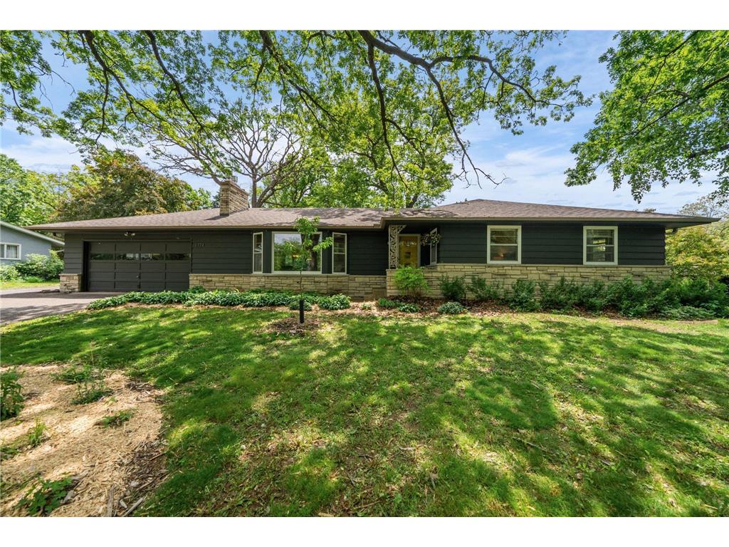 1774 Gramsie Road Arden Hills MN 55112 6727686 image1