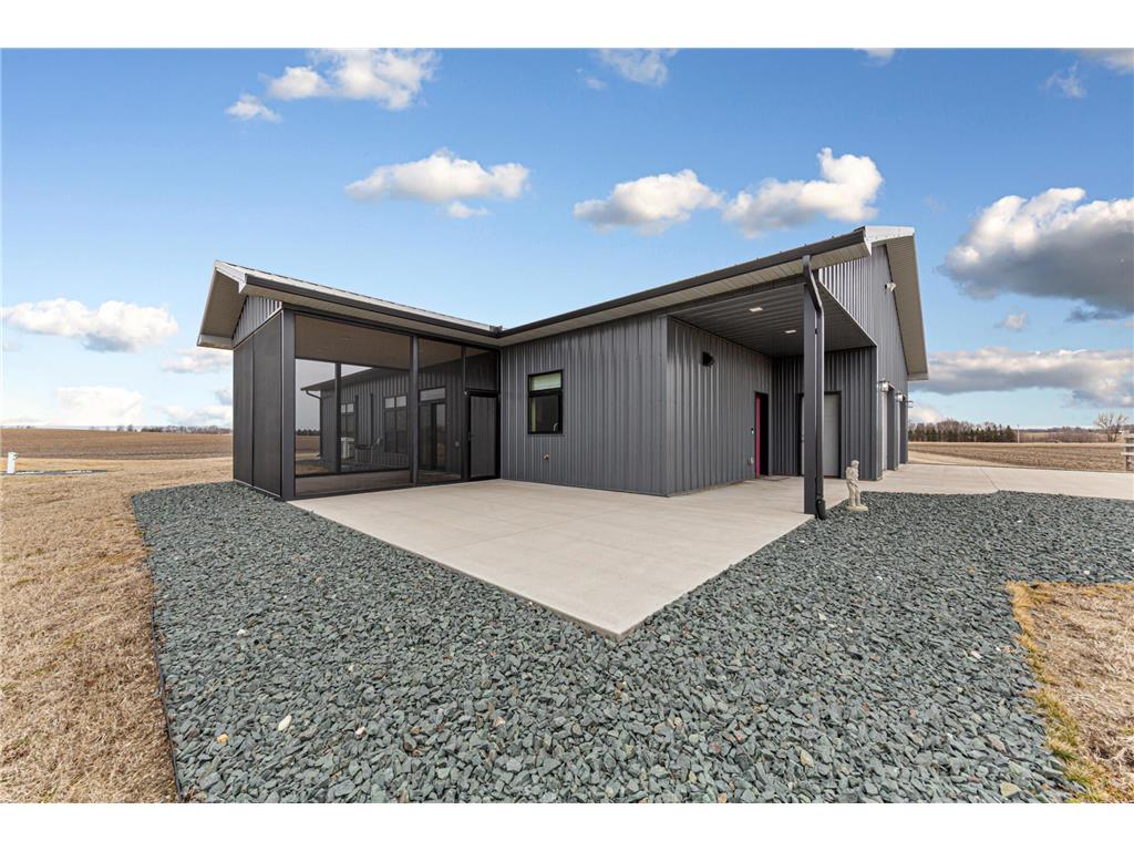 17742 280th Avenue Ellendale MN 56026 7037311 image1