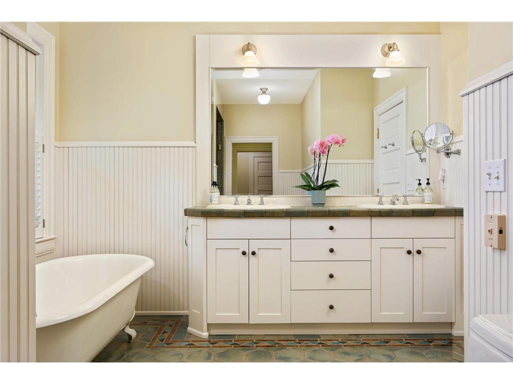 1776 Knox Avenue S Minneapolis MN 55403 6731610 image17