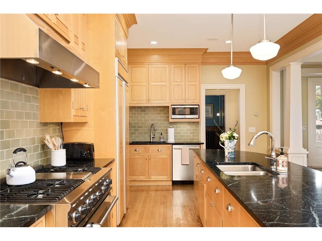 1776 Knox Avenue S Minneapolis MN 55403 6731610 image6