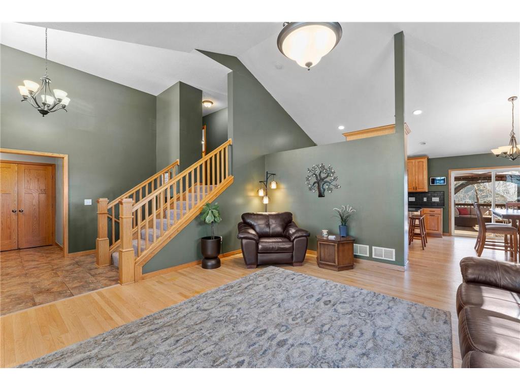 1776 McMenemy Street Maplewood MN 55117 7050607 image2