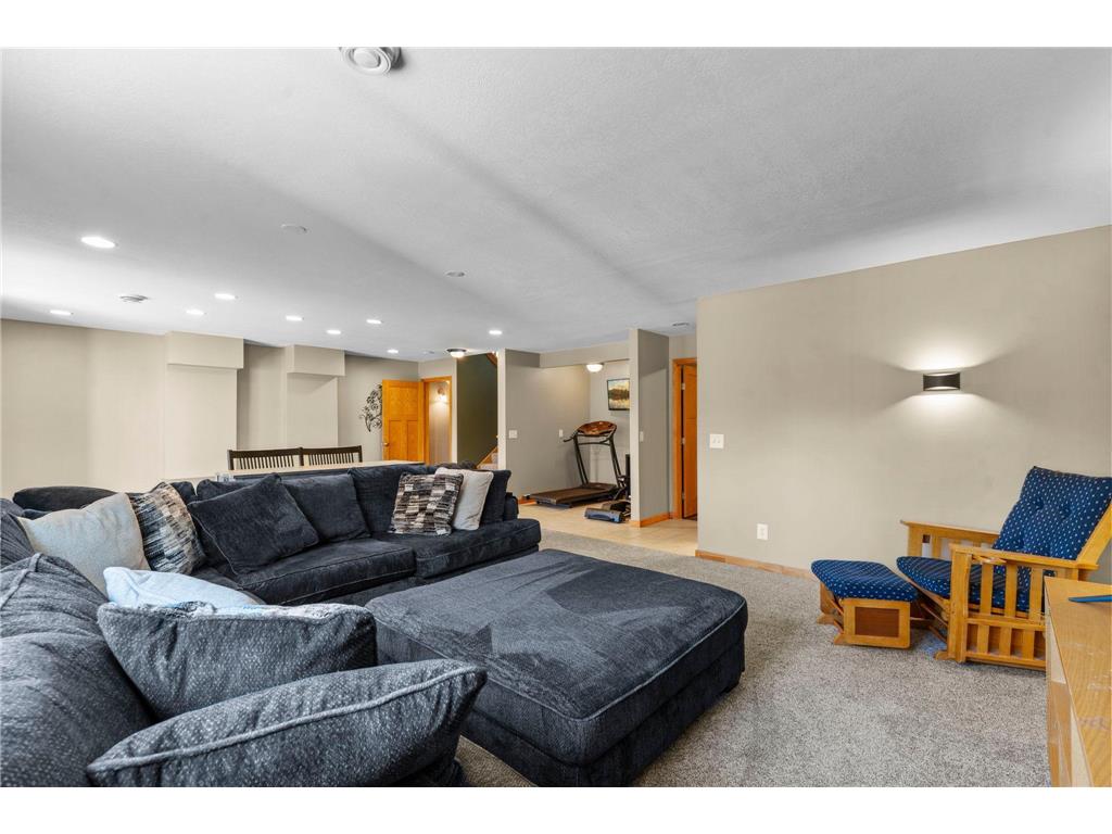 1776 McMenemy Street Maplewood MN 55117 7050607 image27