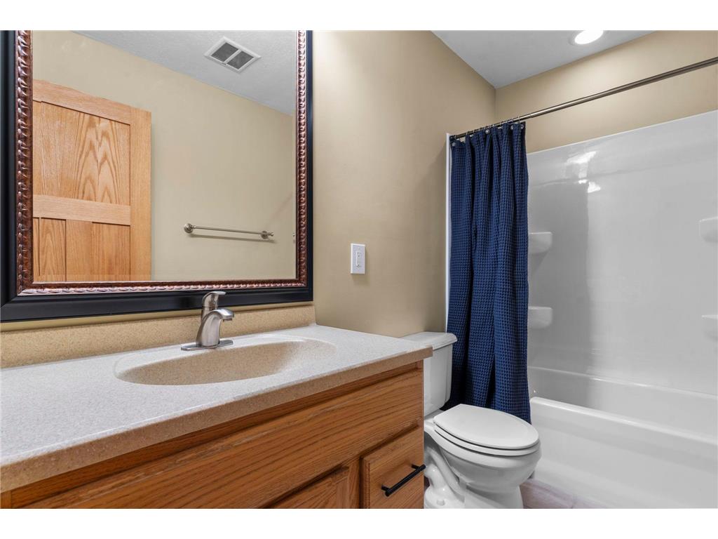 1776 McMenemy Street Maplewood MN 55117 7050607 image34