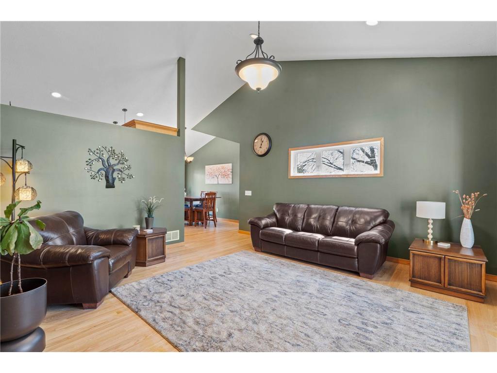 1776 McMenemy Street Maplewood MN 55117 7050607 image4