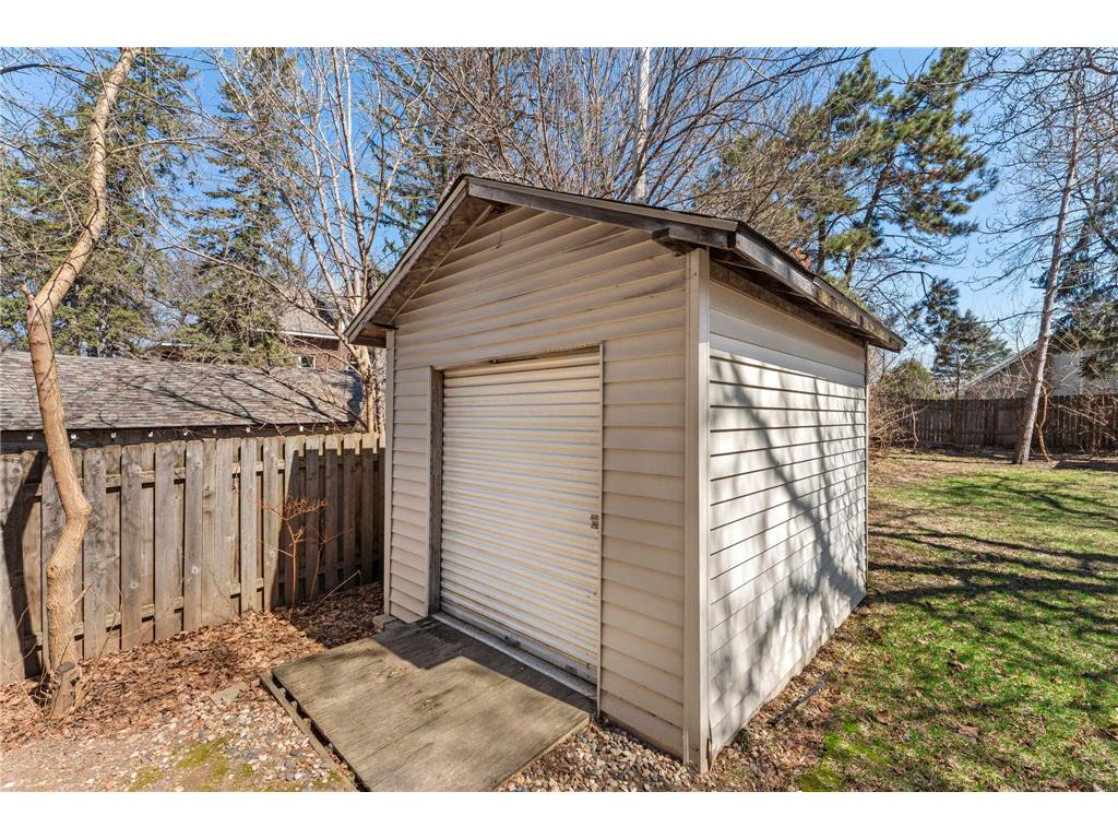 1776 McMenemy Street Maplewood MN 55117 7050607 image40