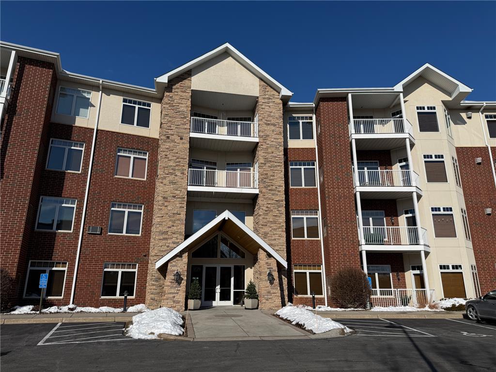1776 Stieger Lake Lane #111 Victoria MN 55386 - Steiger 7009888 image1