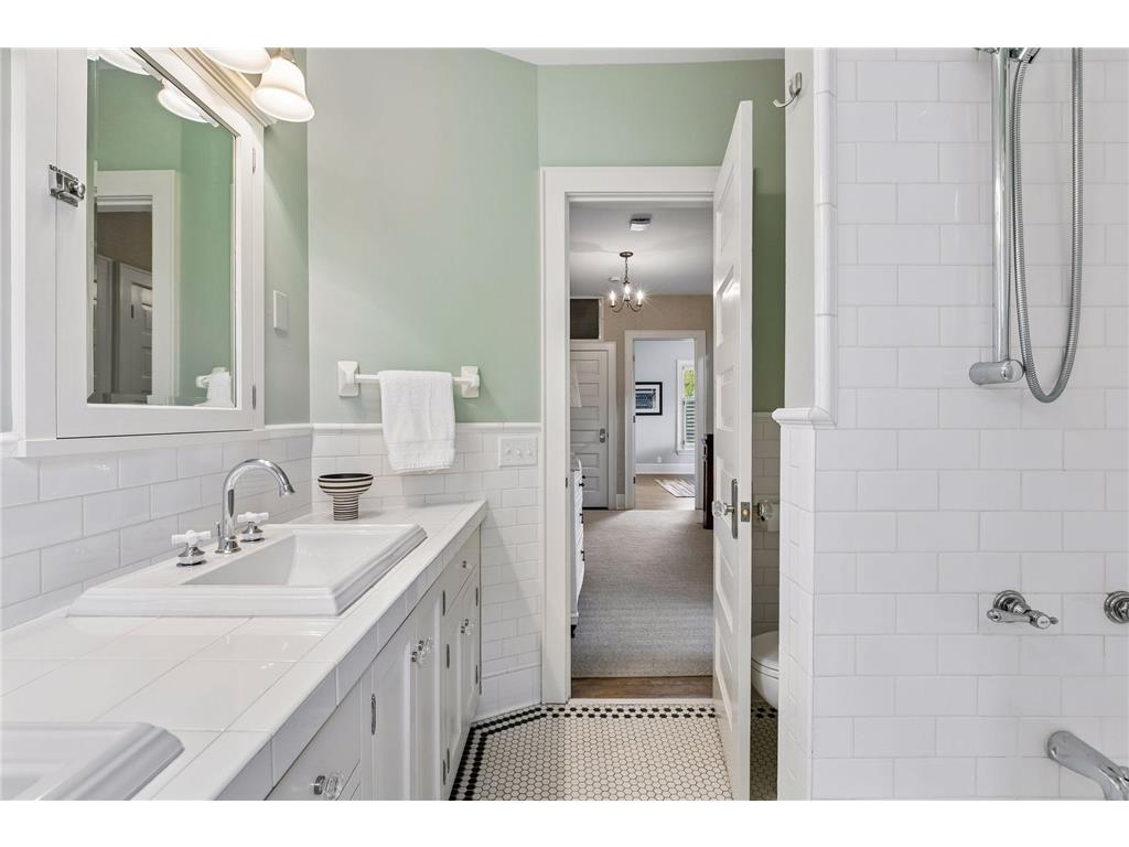 1777 Knox Avenue S Minneapolis MN 55403 7041002 image40
