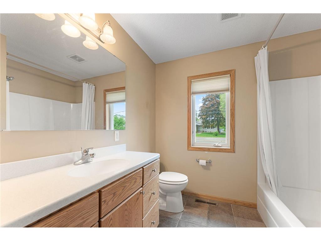 178 Minnesota Avenue Roseville MN 55113 7078089 image27