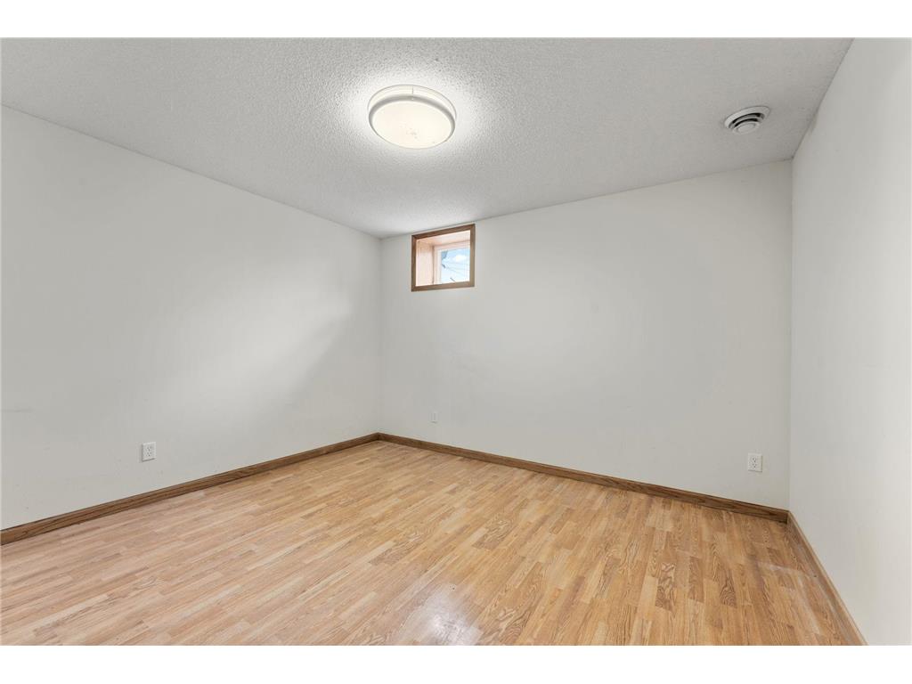 178 Minnesota Avenue Roseville MN 55113 7078089 image32