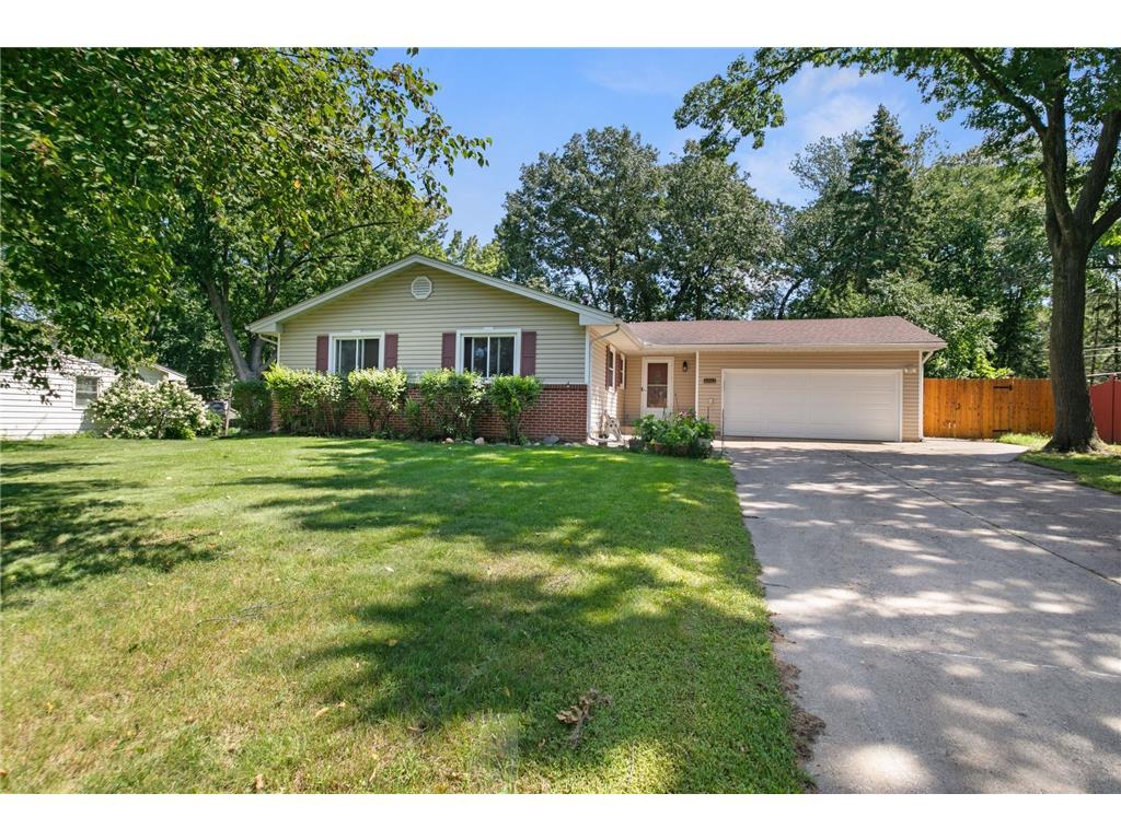 1781 Lamplight Drive Woodbury MN 55125 6581800 image1