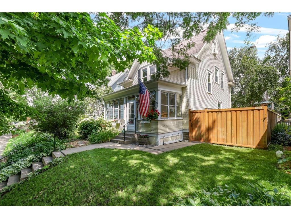 1781 Laurel Avenue Saint Paul MN 55104 6572757 image1