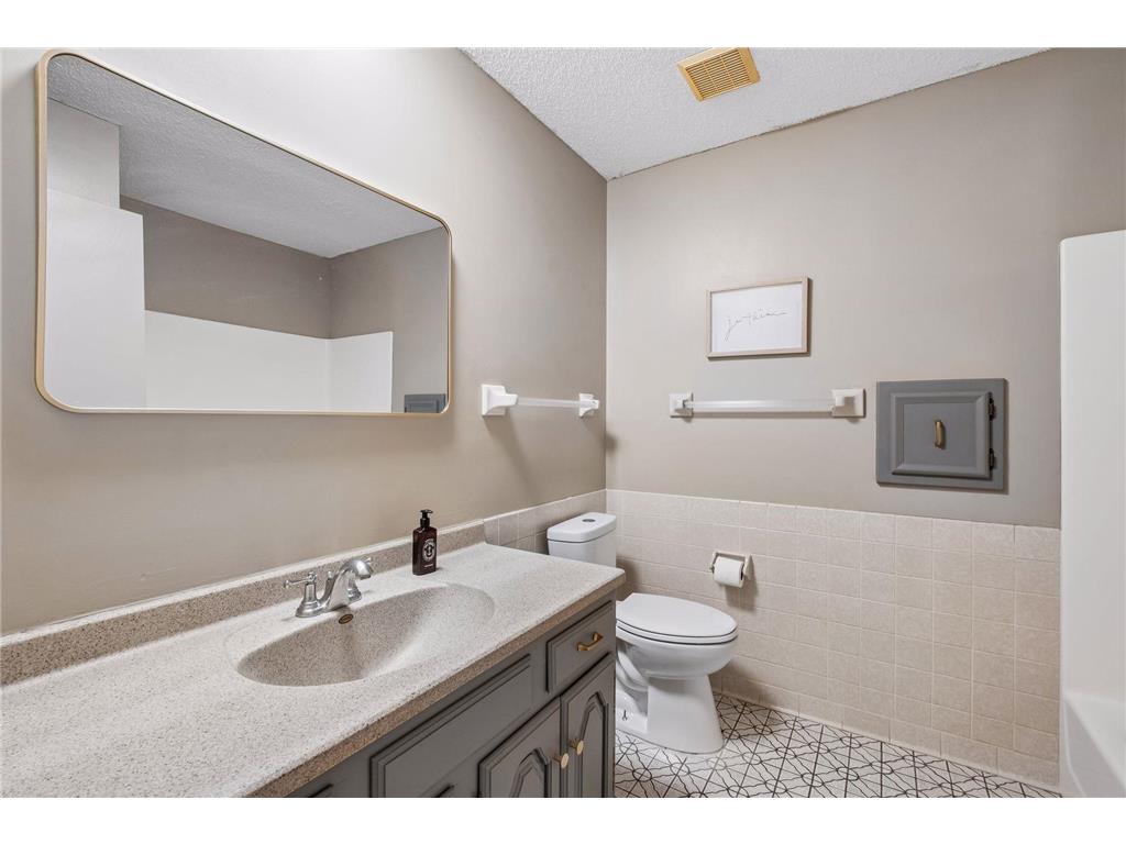 1790 Crestridge Lane Eagan MN 55122 7093581 image17
