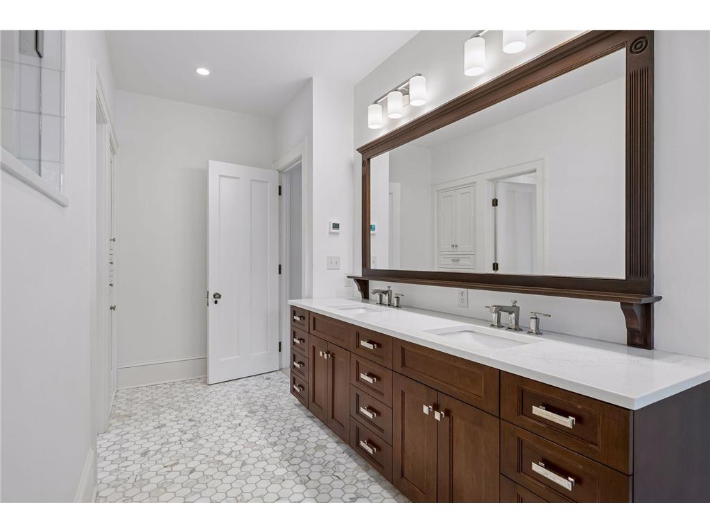 1790 Irving Avenue S Minneapolis MN 55403 7084423 image36