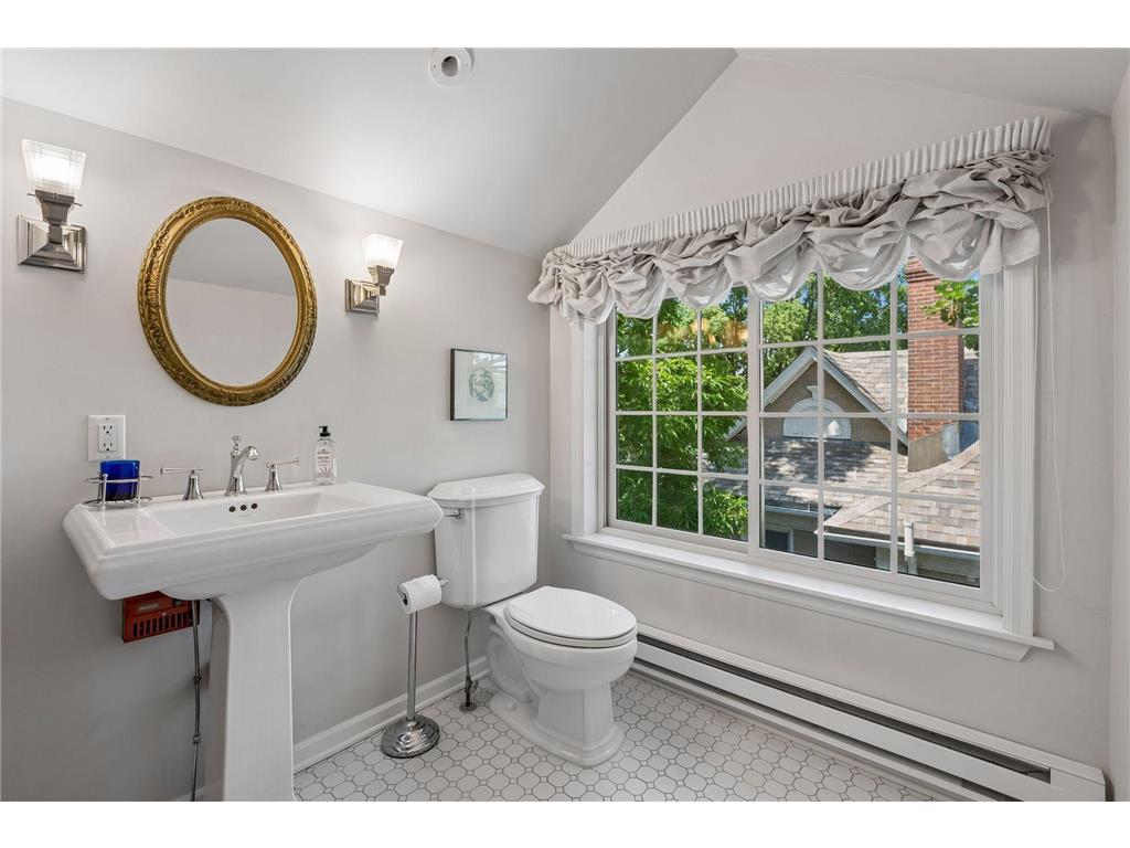 1790 Irving Avenue S Minneapolis MN 55403 7084423 image48