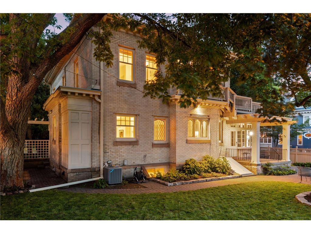 1790 Irving Avenue S Minneapolis MN 55403 7084423 image69