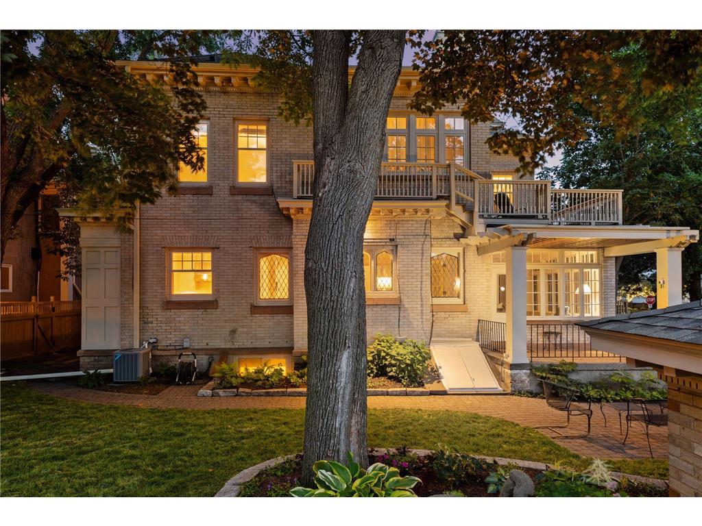 1790 Irving Avenue S Minneapolis MN 55403 7084423 image70