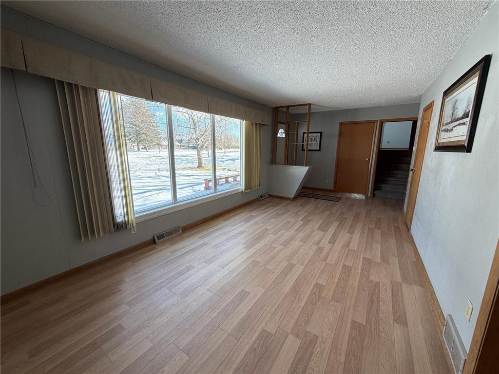 17915 140th Avenue NE North Twp MN 56701 7021143 image9